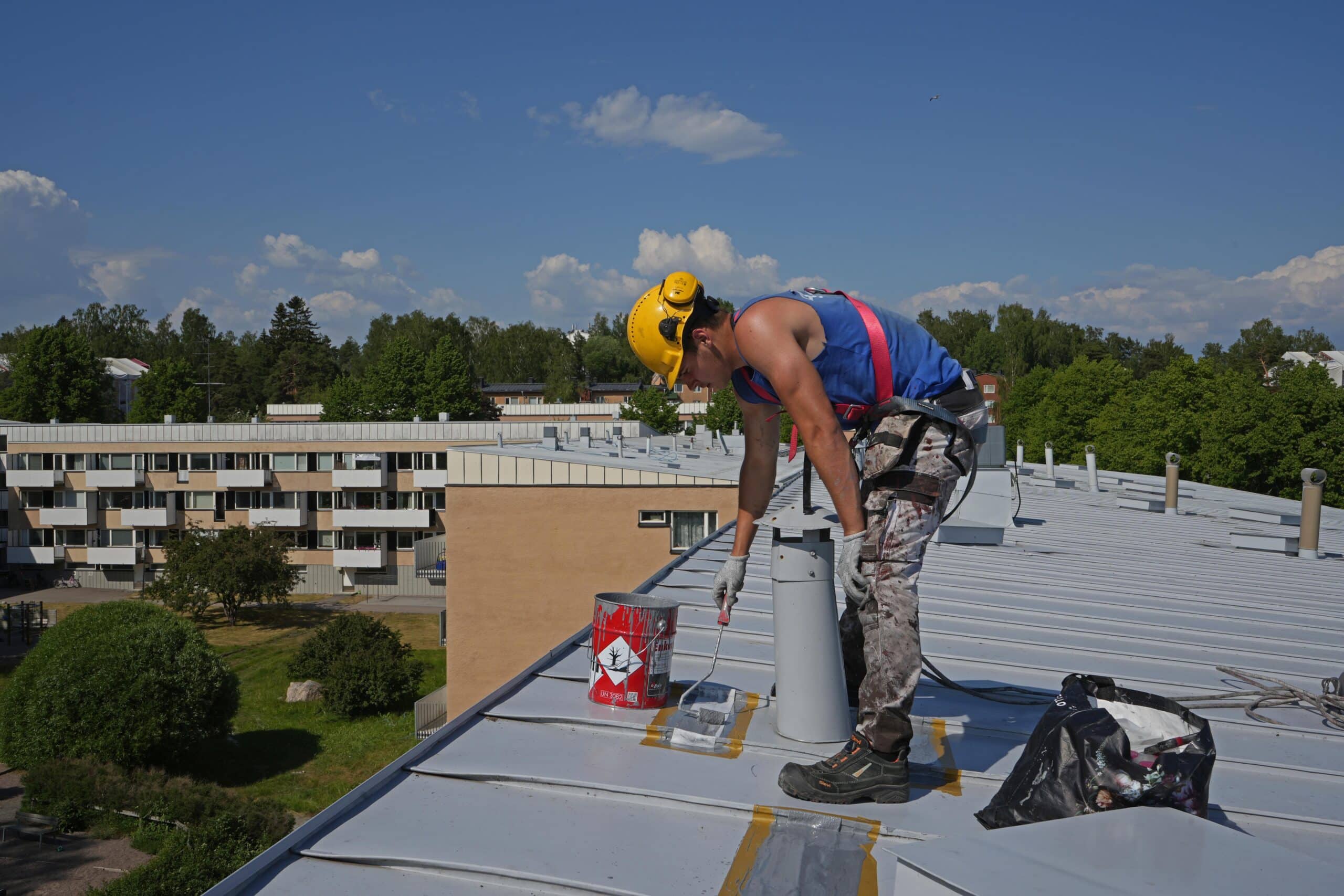 Pinnoitustyö käynnissä
